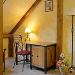 Via Ironia Hotel 3*