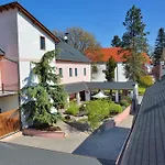 Hotel Via Ironia 3*