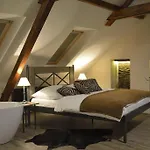Via Ironia Hotel