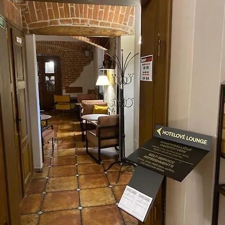 Via Ironia Hotel 3*