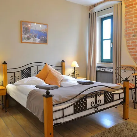 Hotel Via Ironia 3*