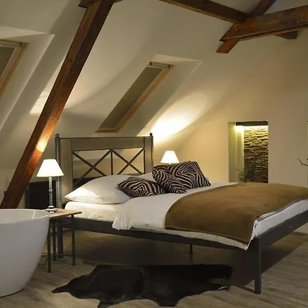 Via Ironia Hotel